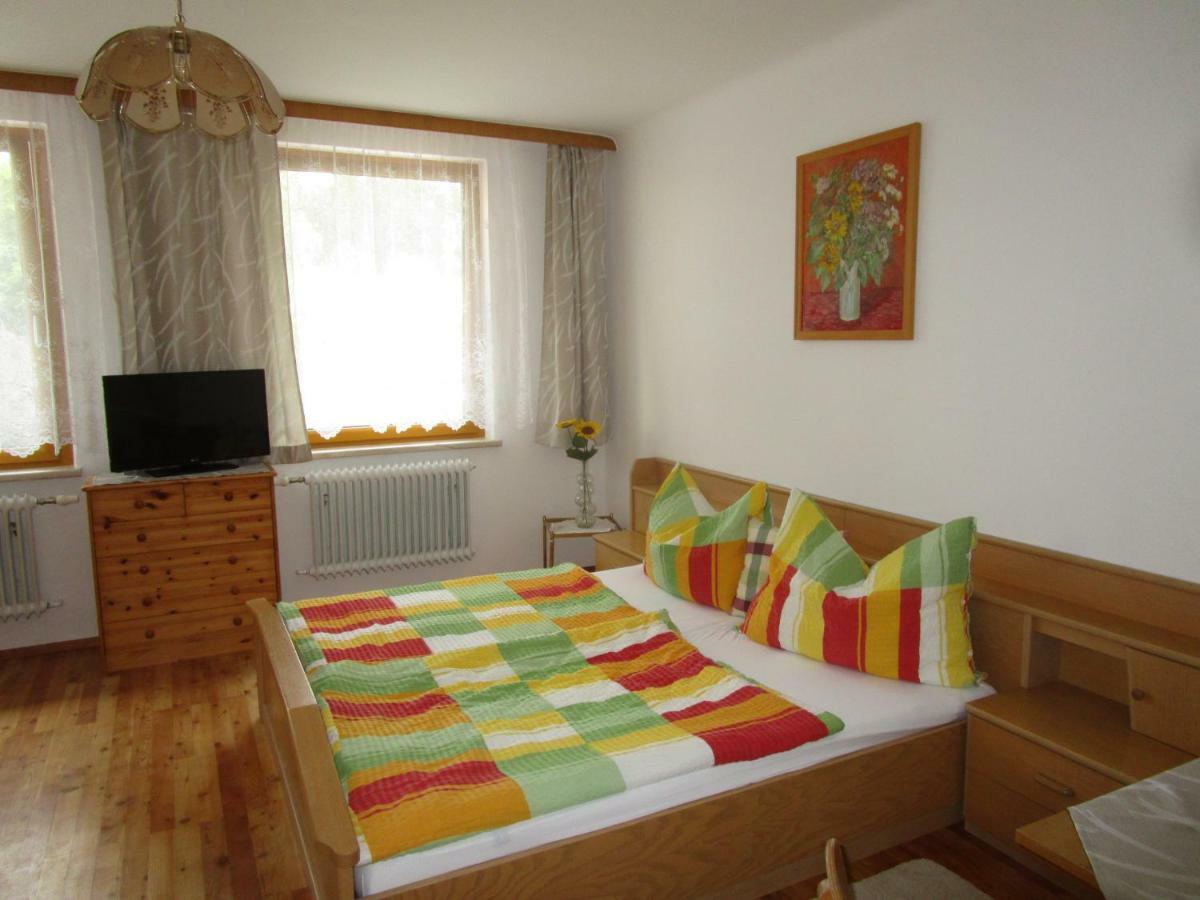 Hotel Dorfwirtshaus Rauch à Eschabruck Extérieur photo