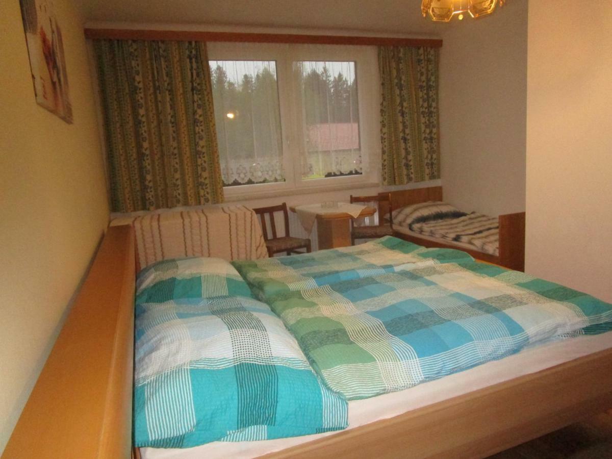Hotel Dorfwirtshaus Rauch à Eschabruck Extérieur photo