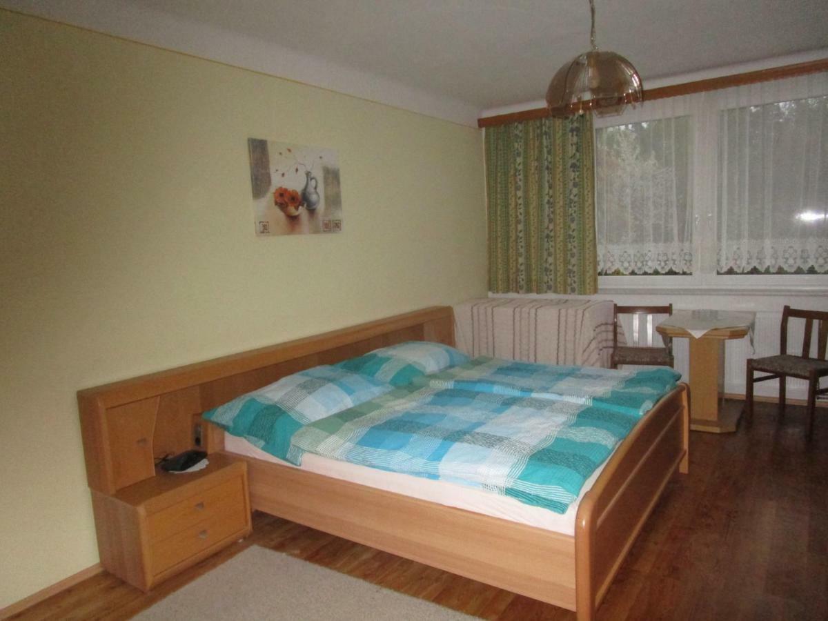 Hotel Dorfwirtshaus Rauch à Eschabruck Extérieur photo