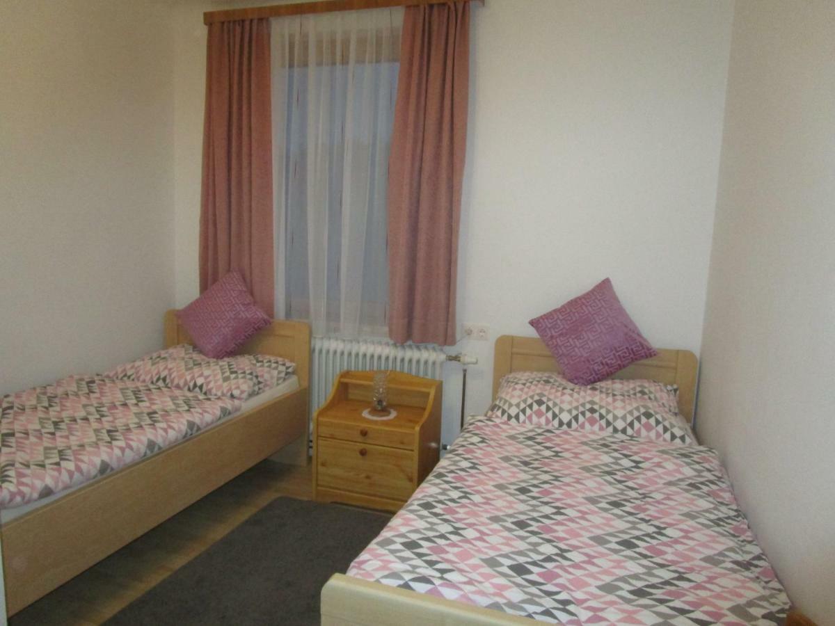 Hotel Dorfwirtshaus Rauch à Eschabruck Extérieur photo