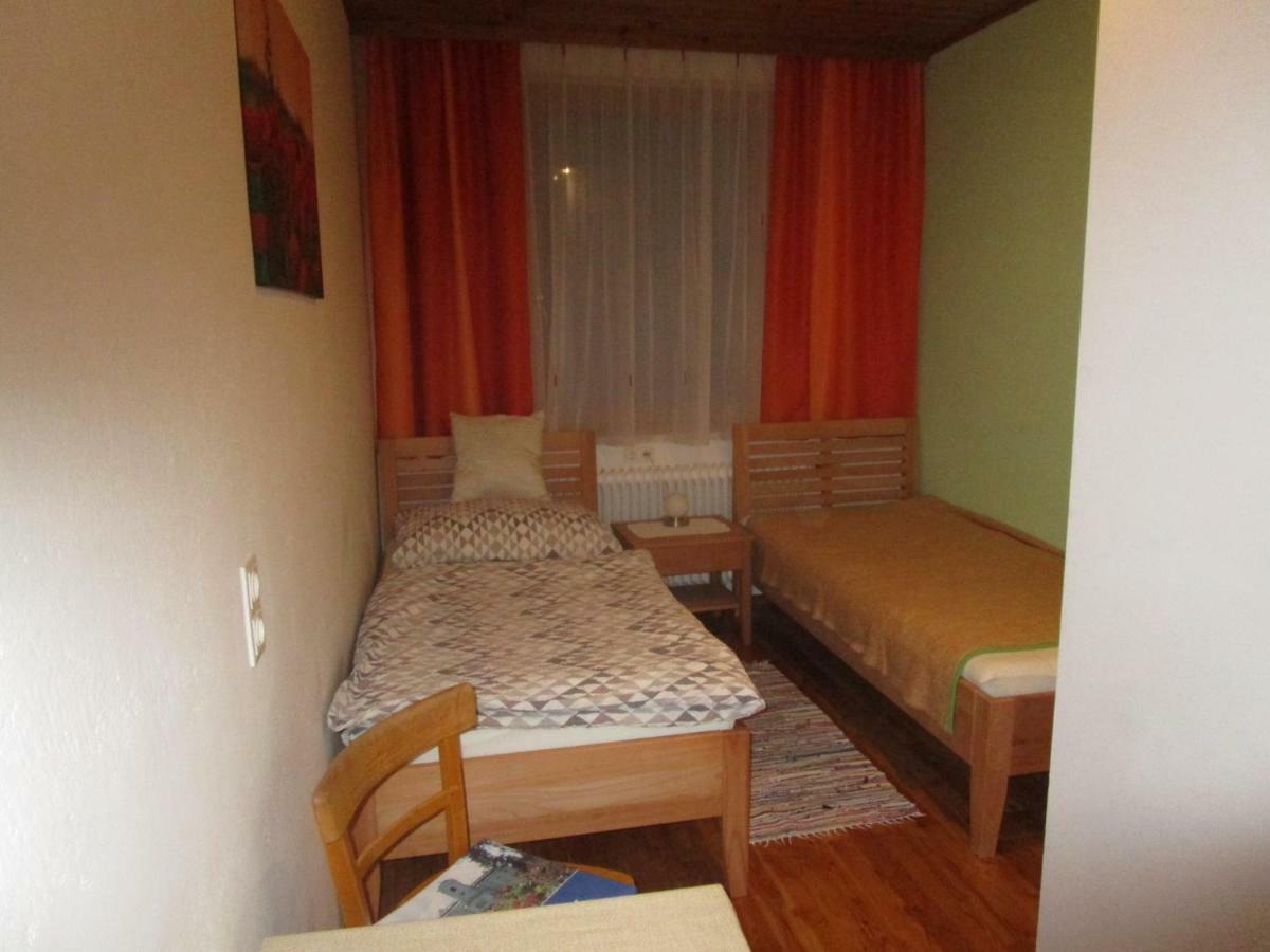 Hotel Dorfwirtshaus Rauch à Eschabruck Extérieur photo